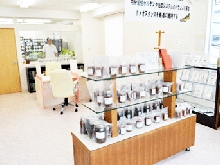 漢方堂薬局内