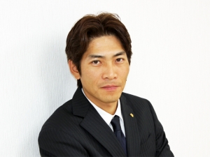 取締役　伊佐治勝彦