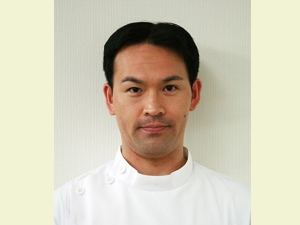 院長　岡田 耕
