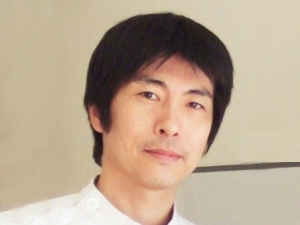 代表　佐藤 泰司